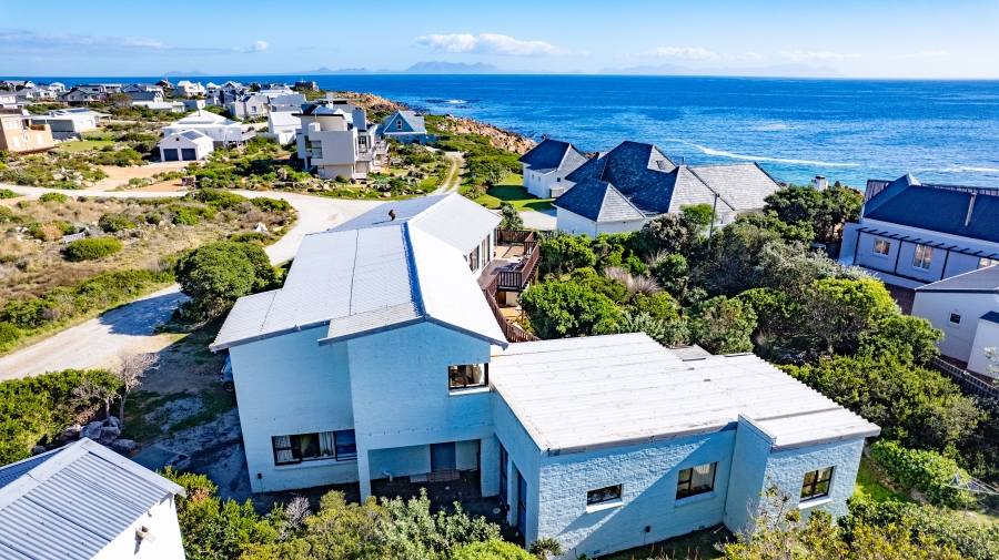 6 Bedroom Property for Sale in Pringle Bay Western Cape